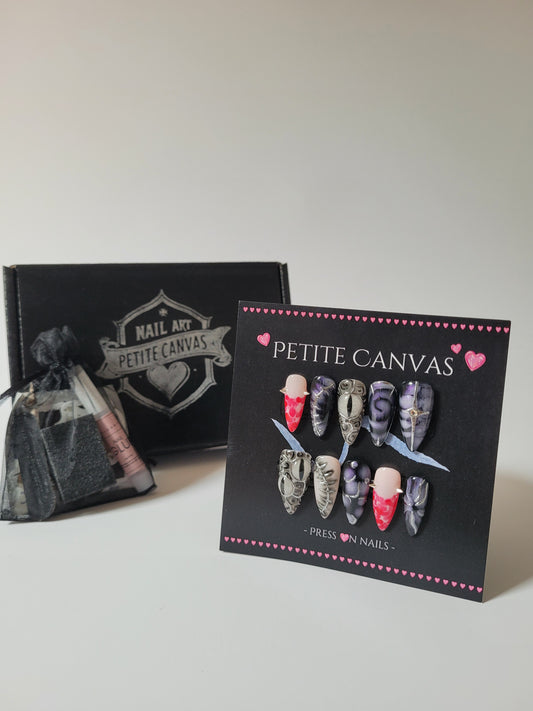 Hybrid press-on nail set with Petite Canvas gift box and application kit