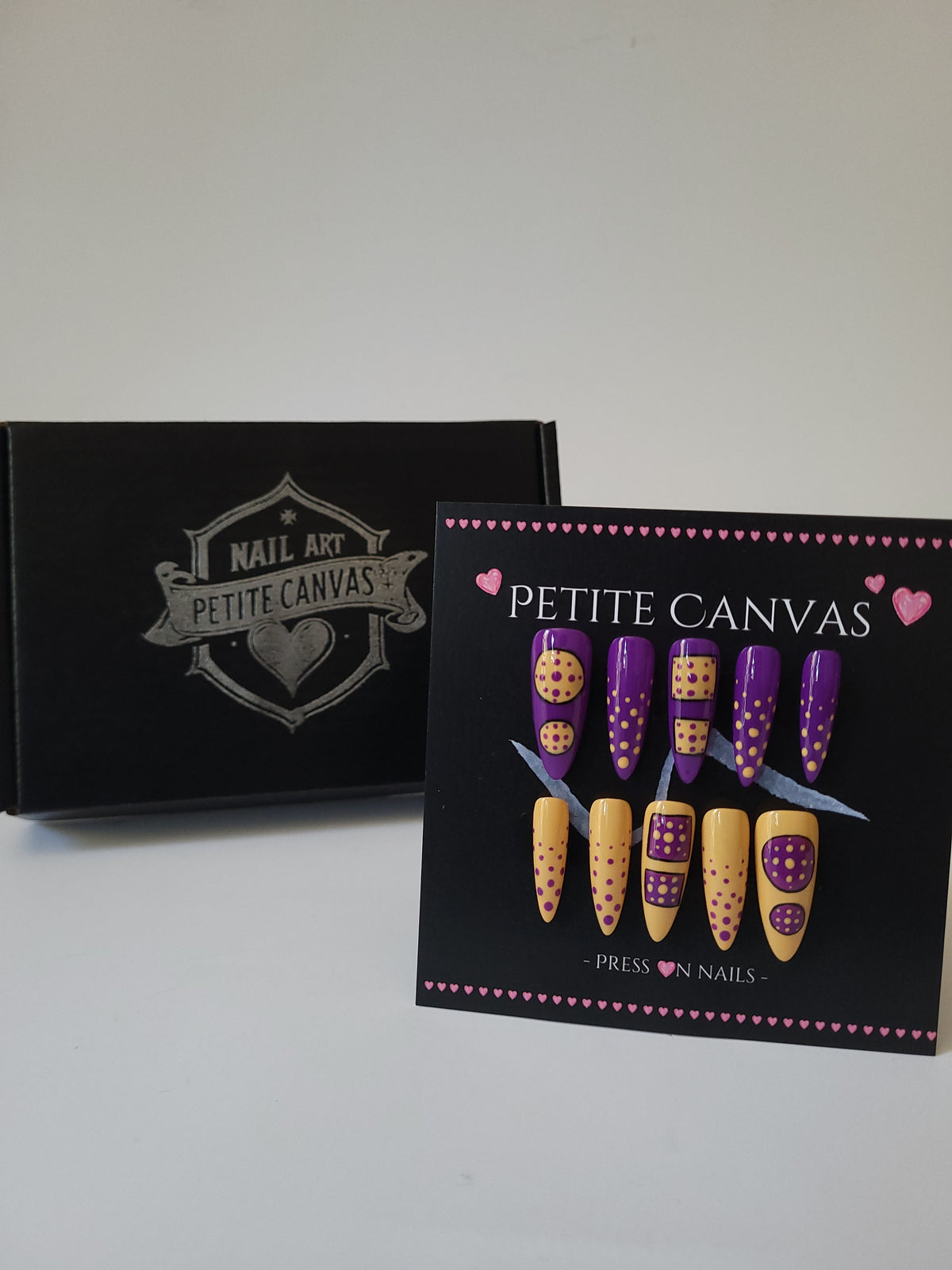 Polka Anti-dote press-on nail set with Petite Canvas gift box